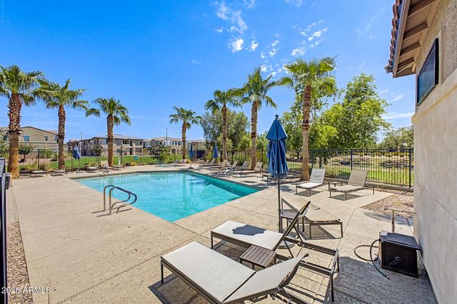 753 E ROJO Way 102, Gilbert, AZ 85297