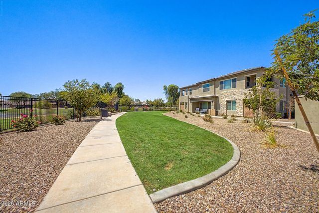 753 E ROJO Way 102, Gilbert, AZ 85297