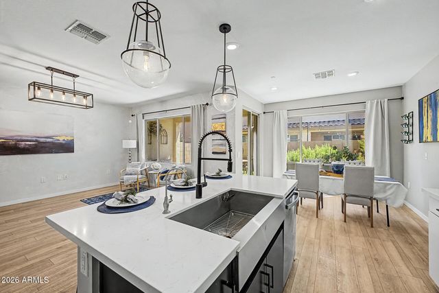 753 E ROJO Way 102, Gilbert, AZ 85297