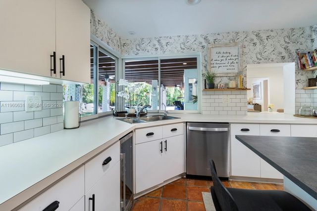 6255 SW 99th Ter, Pinecrest, FL 33156