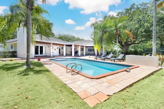 6255 SW 99th Ter, Pinecrest, FL 33156