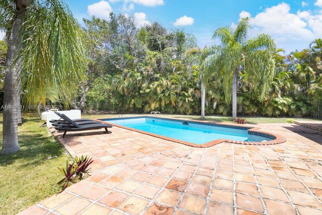 6255 SW 99th Ter, Pinecrest, FL 33156