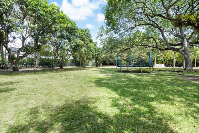 6255 SW 99th Ter, Pinecrest, FL 33156