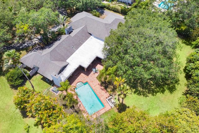 6255 SW 99th Ter, Pinecrest, FL 33156