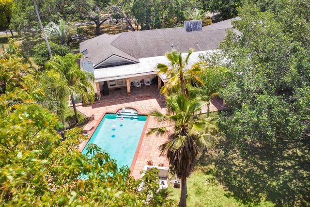 6255 SW 99th Ter, Pinecrest, FL 33156