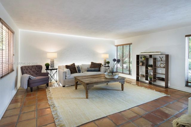 6255 SW 99th Ter, Pinecrest, FL 33156