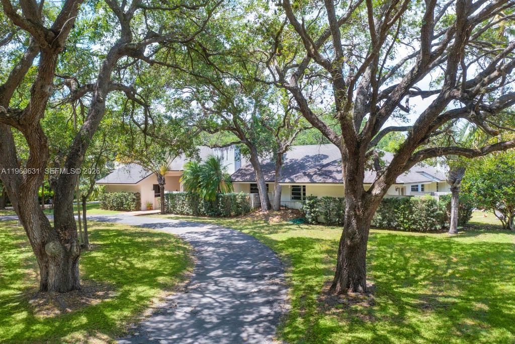 6255 SW 99th Ter, Pinecrest, FL 33156