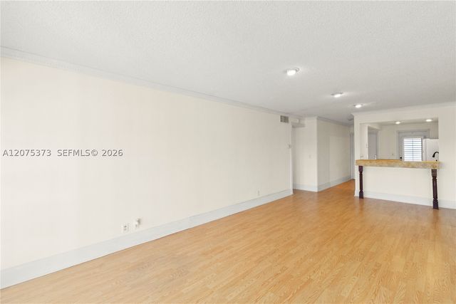455 Paradise Isle Blvd 402, Hallandale Beach, FL 33009