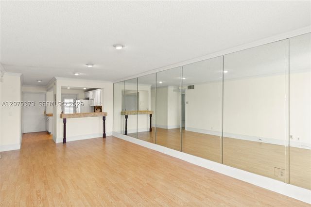 455 Paradise Isle Blvd 402, Hallandale Beach, FL 33009