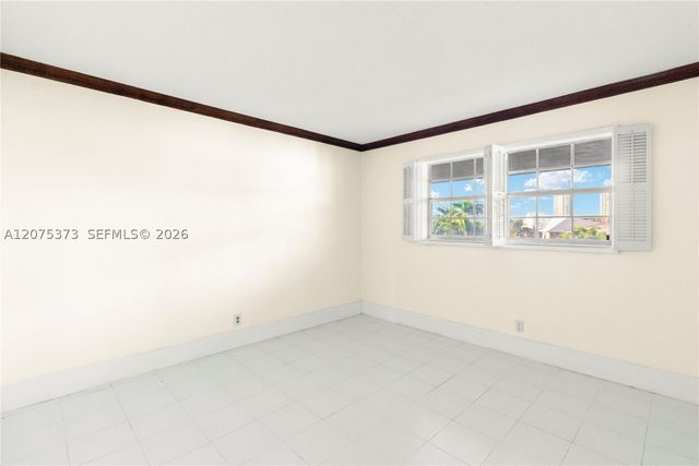 455 Paradise Isle Blvd 402, Hallandale Beach, FL 33009