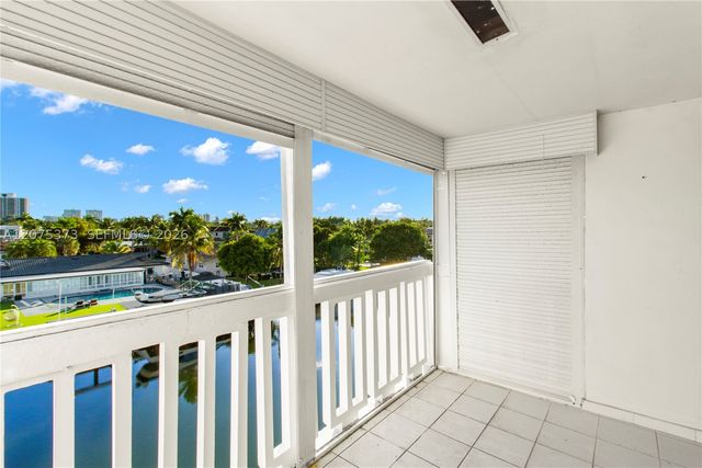 455 Paradise Isle Blvd 402, Hallandale Beach, FL 33009