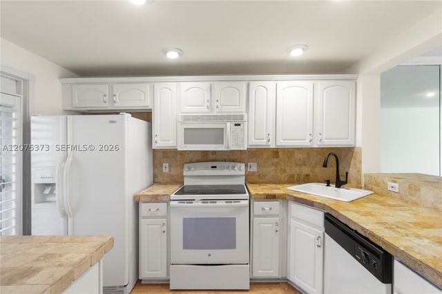455 Paradise Isle Blvd 402, Hallandale Beach, FL 33009