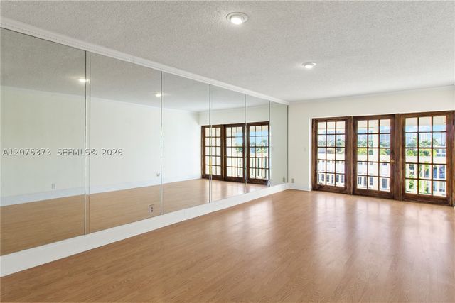 455 Paradise Isle Blvd 402, Hallandale Beach, FL 33009