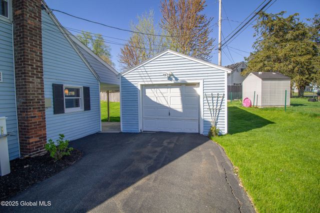 7 David Road, Colonie, NY 12110