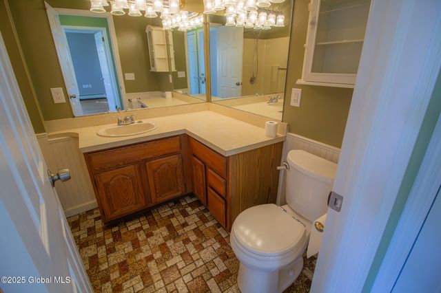 7 David Road, Colonie, NY 12110