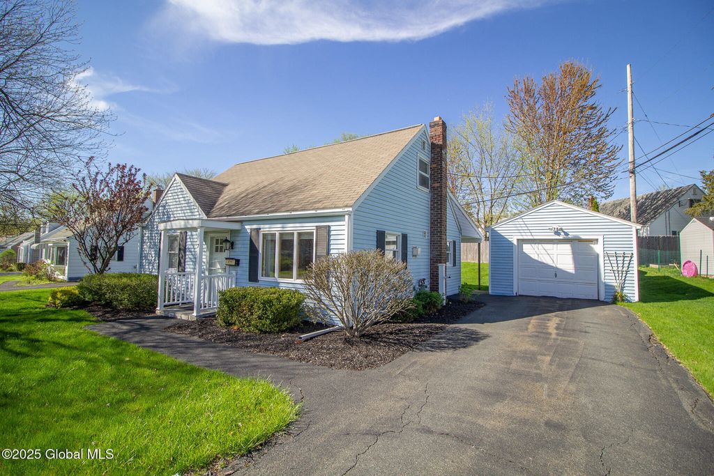 7 David Road, Colonie, NY 12110