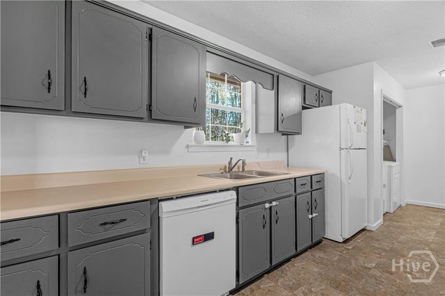 12 E Red Fox Court, Midway, GA 31320