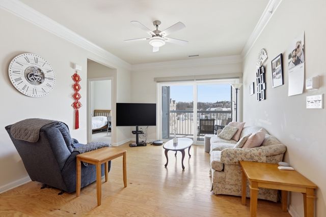 2 Francis Dr 405, Andover, MA 01810