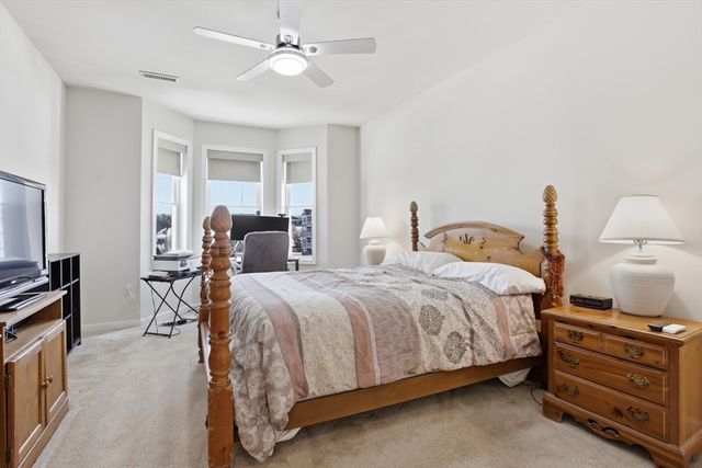 2 Francis Dr 405, Andover, MA 01810