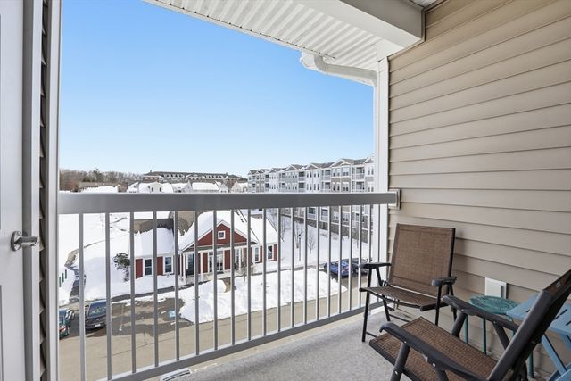 2 Francis Dr 405, Andover, MA 01810