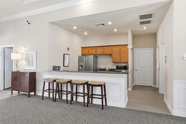 2 Francis Dr 405, Andover, MA 01810