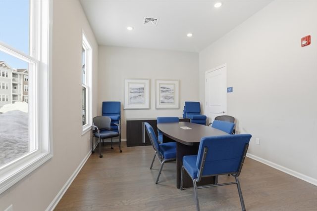 2 Francis Dr 405, Andover, MA 01810