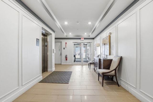 2 Francis Dr 405, Andover, MA 01810