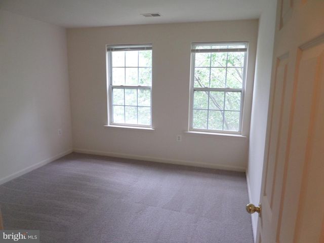 675 MCLEARY SQ SE, Leesburg, VA 20175