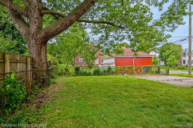 295 Eastlawn Street, Detroit, MI 48215