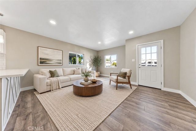 1202 E 76th Street, Los Angeles, CA 90001
