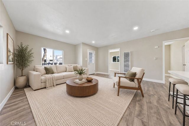 1202 E 76th Street, Los Angeles, CA 90001