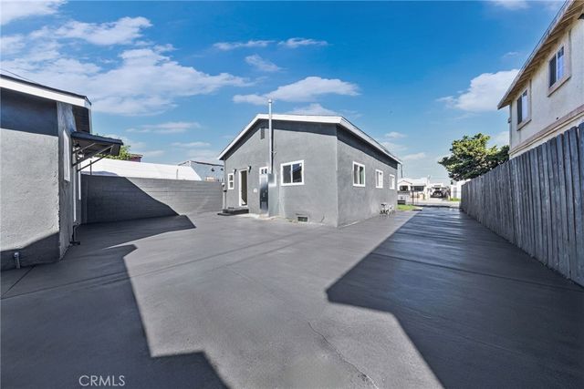 1202 E 76th Street, Los Angeles, CA 90001