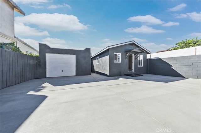 1202 E 76th Street, Los Angeles, CA 90001