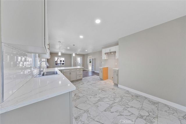 1202 E 76th Street, Los Angeles, CA 90001
