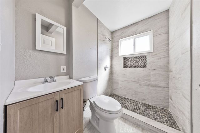 1202 E 76th Street, Los Angeles, CA 90001