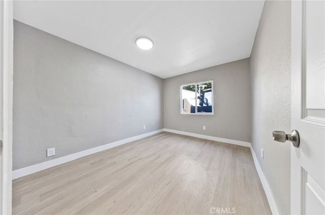 1202 E 76th Street, Los Angeles, CA 90001