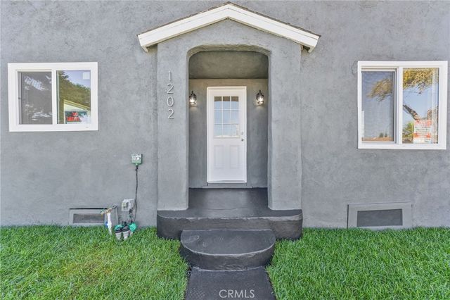 1202 E 76th Street, Los Angeles, CA 90001