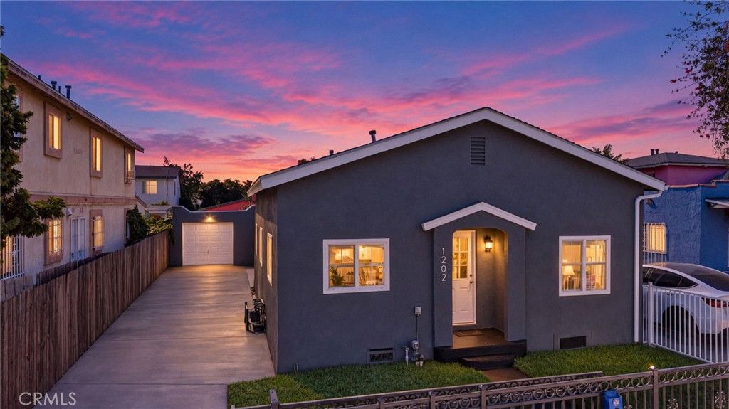 1202 E 76th Street, Los Angeles, CA 90001