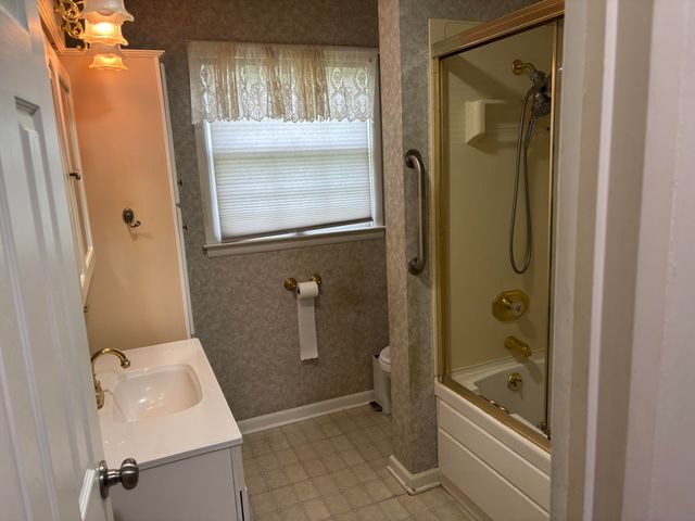 814 N Lakeview Avenue, Sturgis City, MI 49091