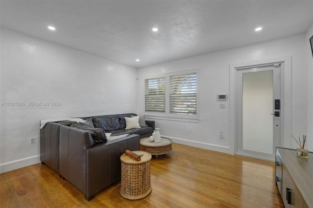 6382 SW 38th St, Miami, FL 33155