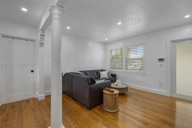 6382 SW 38th St, Miami, FL 33155