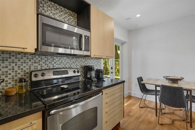 6382 SW 38th St, Miami, FL 33155