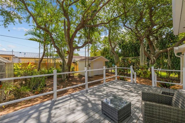 6382 SW 38th St, Miami, FL 33155