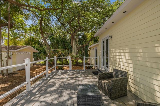 6382 SW 38th St, Miami, FL 33155