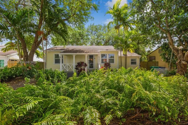 6382 SW 38th St, Miami, FL 33155