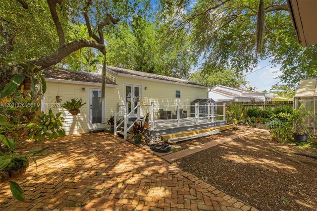 6382 SW 38th St, Miami, FL 33155