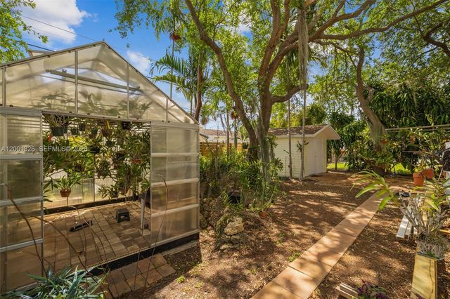 6382 SW 38th St, Miami, FL 33155