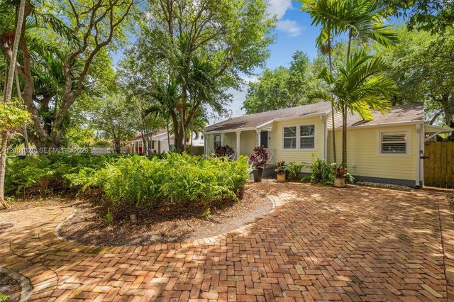 6382 SW 38th St, Miami, FL 33155