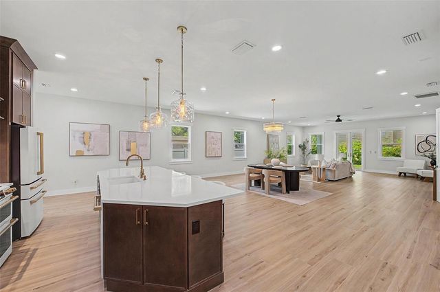 110 S ARRAWANA AVENUE 1, Tampa, FL 33609