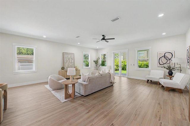 110 S ARRAWANA AVENUE 1, Tampa, FL 33609